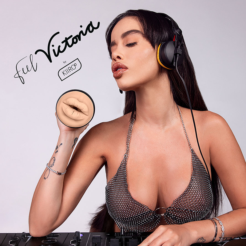 KIIROO - FEEL VICTORIA JUNE BOCA - NOCTURNA DESIRES