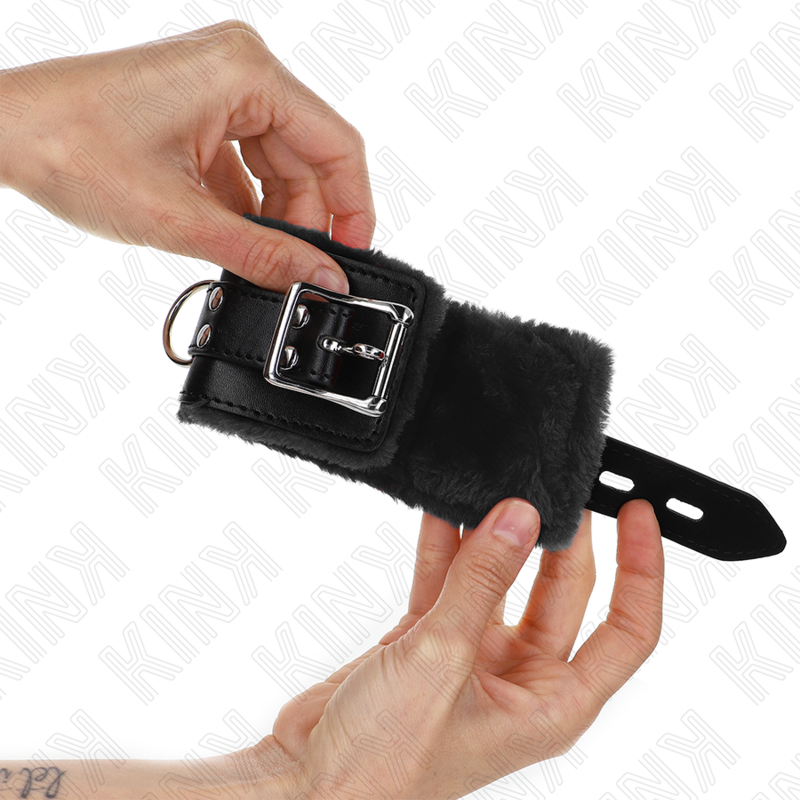 KINK - FUR LINED WRIST RESTRAINTS BLACK WITH BLACK BELT ADJUSTABLE 17-29 CM X 6 CM - NOCTURNA DESIRES