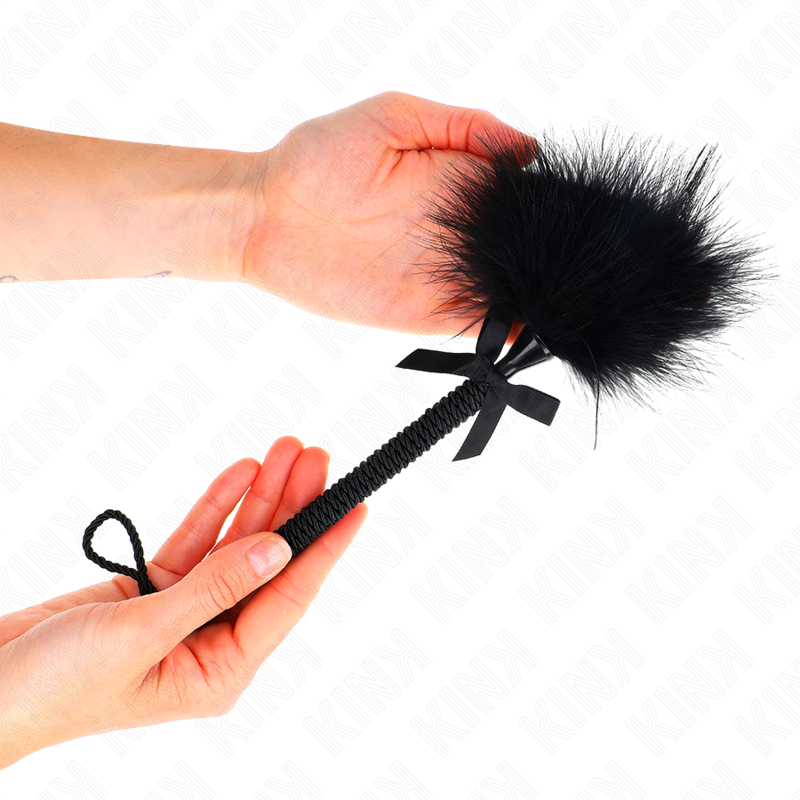 KINK - NYLON ROPE WAND WITH TICKLE FEATHERS AND BLACK BOW 25 CM - NOCTURNA DESIRES