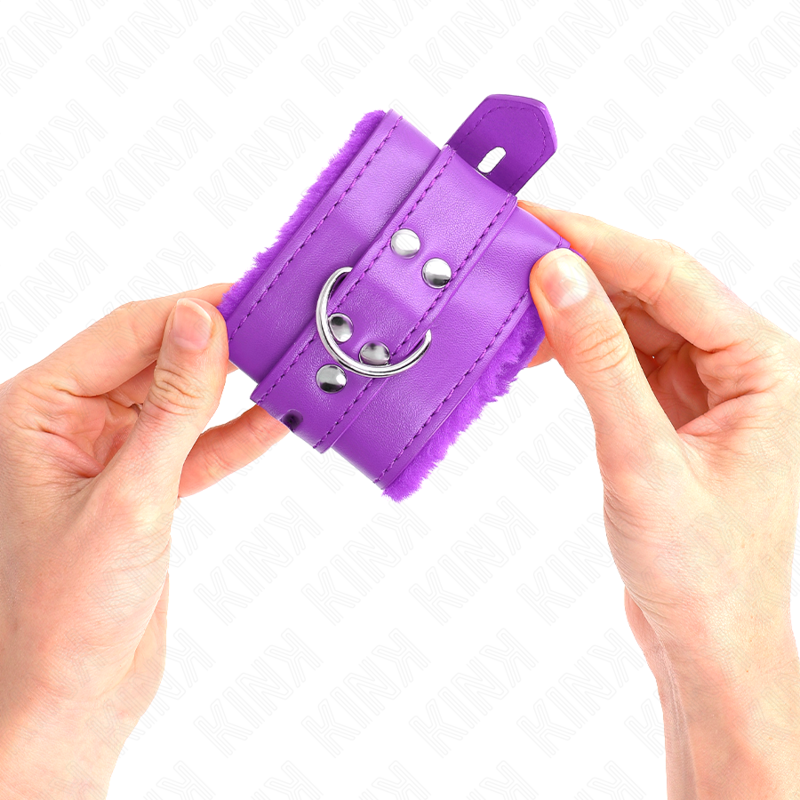 KINK - FUR LINED WRIST RESTRAINTS WITH SQUARE HOLES PURPLE AND PURPLE BELT ADJUSTABLE 17-29 CM X 6 CM - NOCTURNA DESIRES