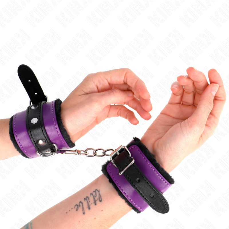 KINK - PREMIUM FUR LINED WRIST RESTRAINTS BLACK WITH PURPLE / BLACK BELT ADJUSTABLE 17-29 CM X 6 CM - NOCTURNA DESIRES
