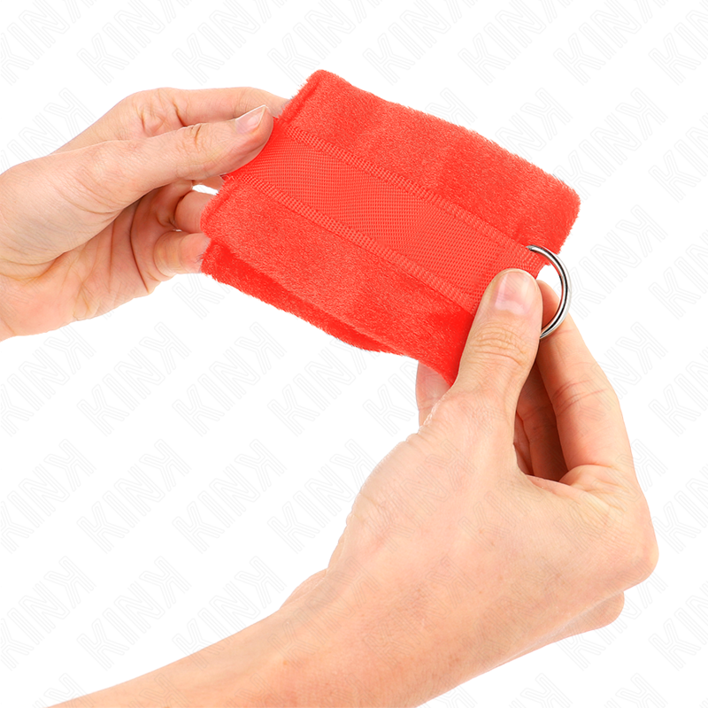 KINK - BEGINNER FUR HAND CUFFS RED 30 X 7 CM - NOCTURNA DESIRES