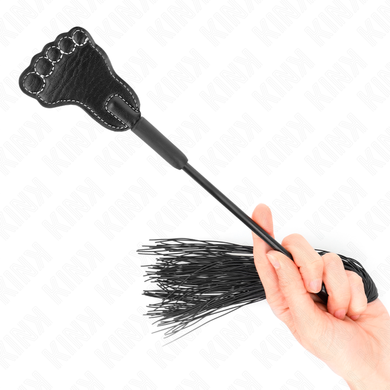 KINK - FOOT SHAPED PADDLE WITH TASSEL WHIP 31 CM - NOCTURNA DESIRES