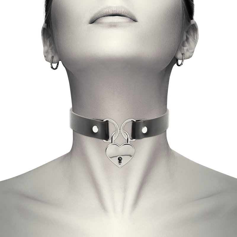 COQUETTE CHIC DESIRE - VEGAN LEATHER NECKLACE WITH HEART ACCESSORY WITH KEY - NOCTURNA DESIRES