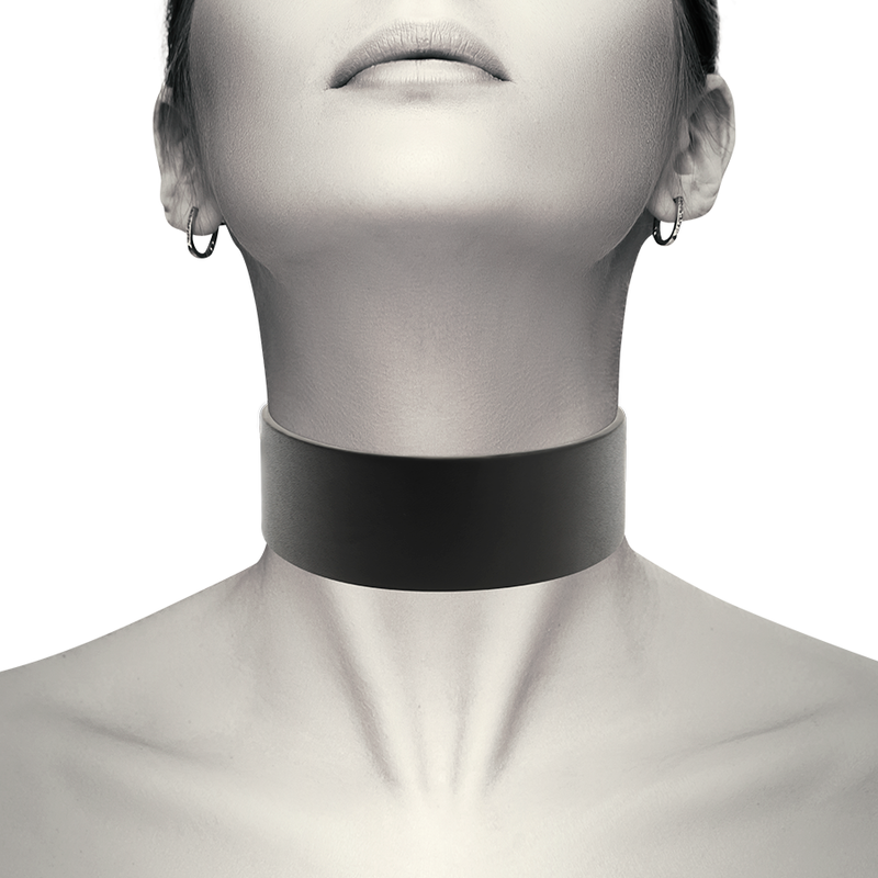 COQUETTE CHIC DESIRE - VEGAN LEATHER CHOKER - NOCTURNA DESIRES