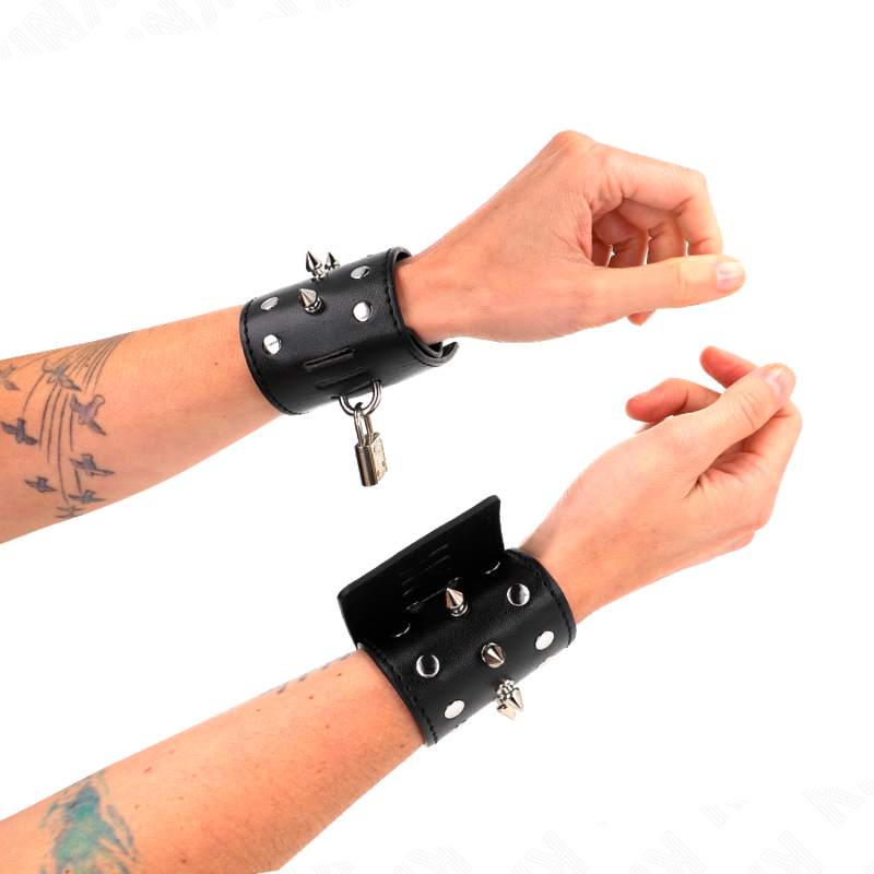 KINK - PUNK WRIST RESTRAINTS WITH SPIKES 25 X 6 CM - NOCTURNA DESIRES