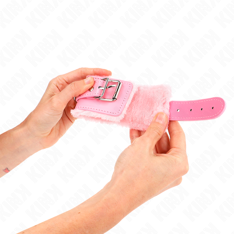 KINK - FUR LINED WRIST RESTRAINTS PINK WITH PINK BELT ADJUSTABLE 17-29 CM X 6 CM - NOCTURNA DESIRES