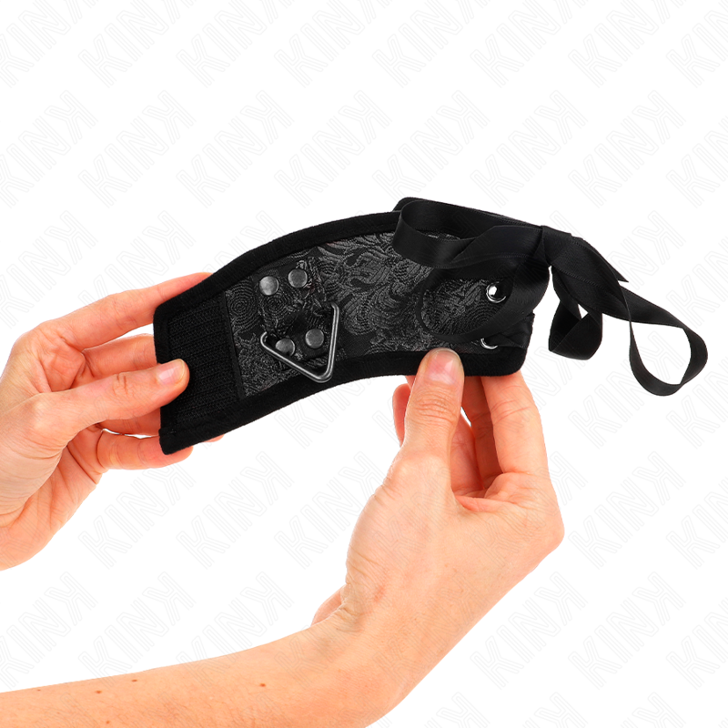 KINK - SCANDAL WRIST RESTRAINTS BLACK LACE DETAILS 24.5 CM X 6.5 CM - NOCTURNA DESIRES