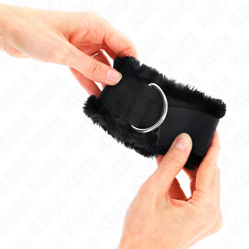 KINK - FURRY LINED WRIST RESTRAINTS BLACK ADJUSTABLE 17-31 CM X 7 CM - NOCTURNA DESIRES