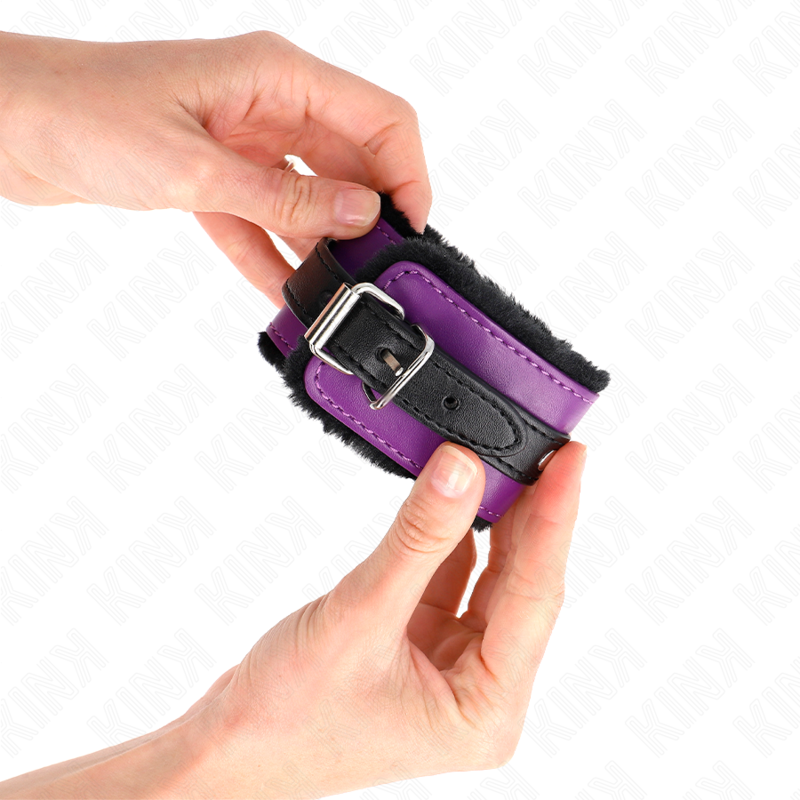 KINK - PREMIUM FUR LINED WRIST RESTRAINTS BLACK WITH PURPLE / BLACK BELT ADJUSTABLE 17-29 CM X 6 CM - NOCTURNA DESIRES