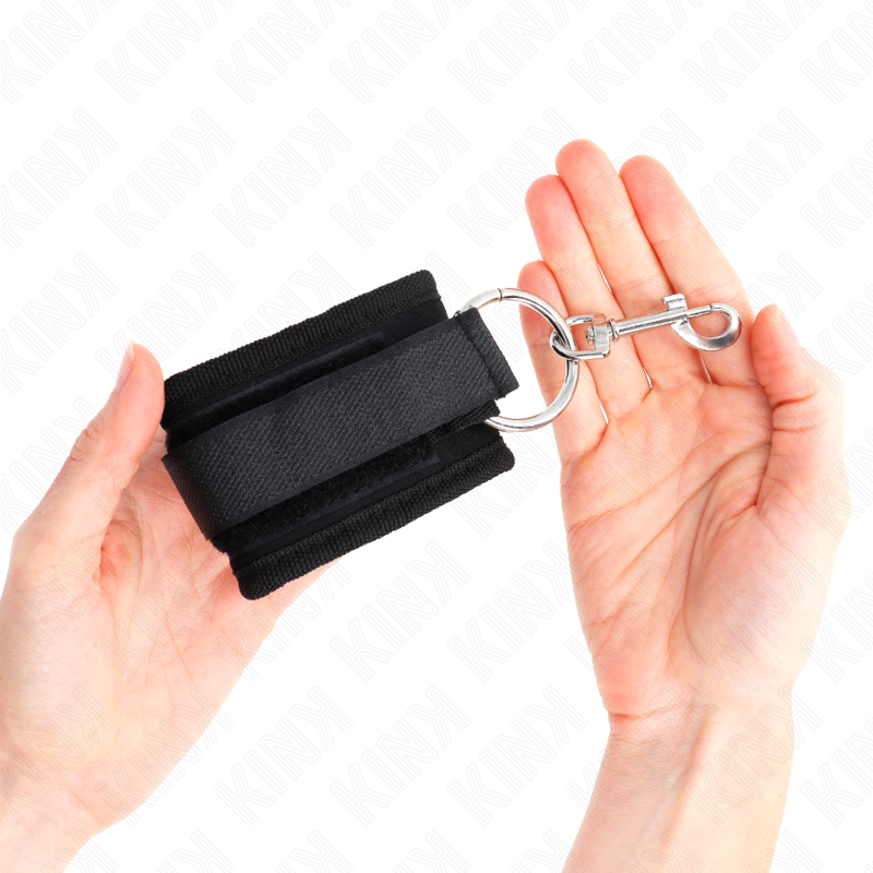 KINK - WRIST RESTRAINTS BLACK ADJUSTABLE 18-35 CM X 6 CM - NOCTURNA DESIRES
