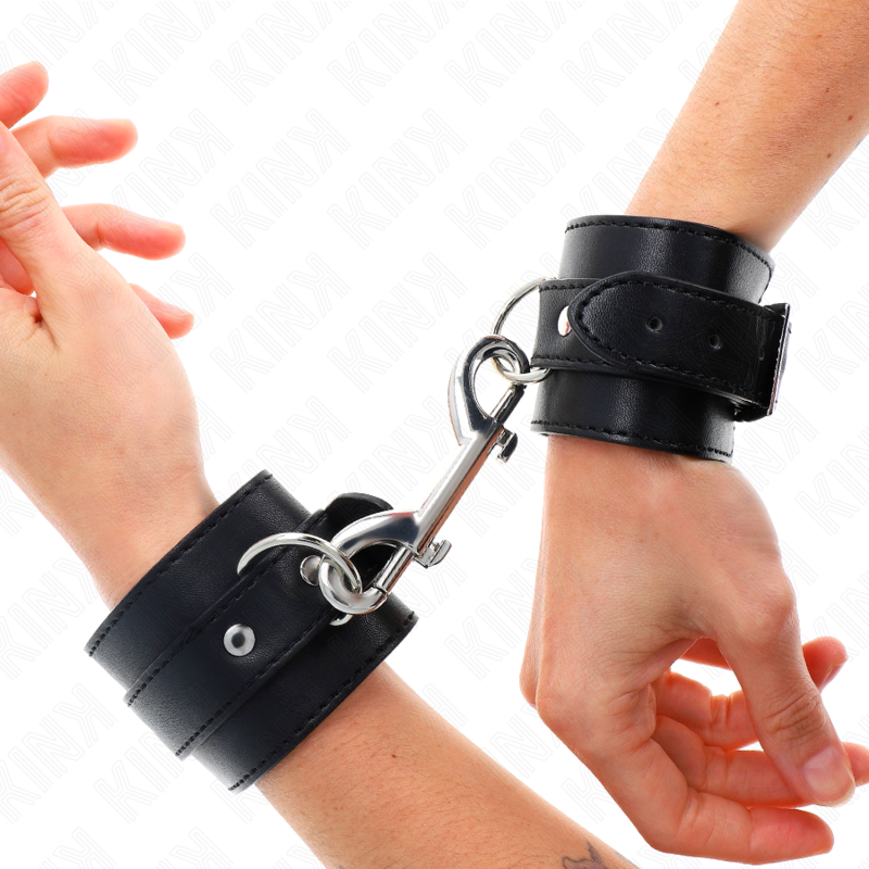 KINK - WRIST RESTRAINTS-SINGLE RIVET ROW AND BIG BUCKLE BLACK ADJUSTABLE 17-28 CM X 5 CM - NOCTURNA DESIRES
