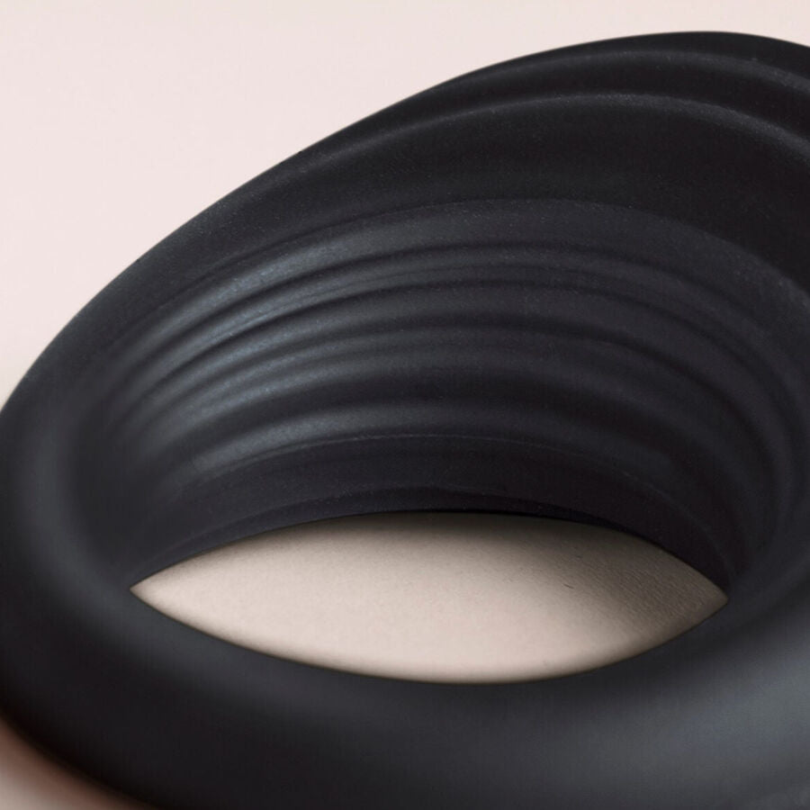 ROCKS-OFF - SPIRE BLACK VIBRATING PENIS RING - NOCTURNA DESIRES